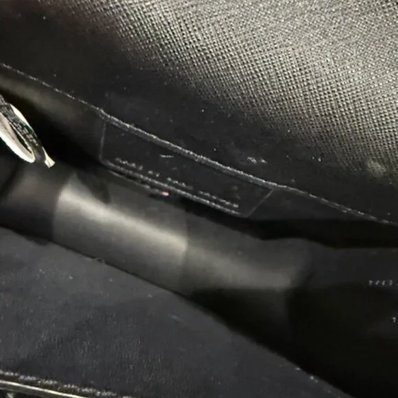 Marc Jacobs Metropoli Envelope Crossbody in Black Saffiano Leather - Like New - Picture 7 of 7